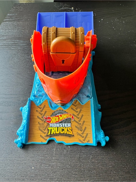 Hot Wheels Other - Hot Wheels Monster Trucks Orange & Blue Play Ramp with Treasure Chest